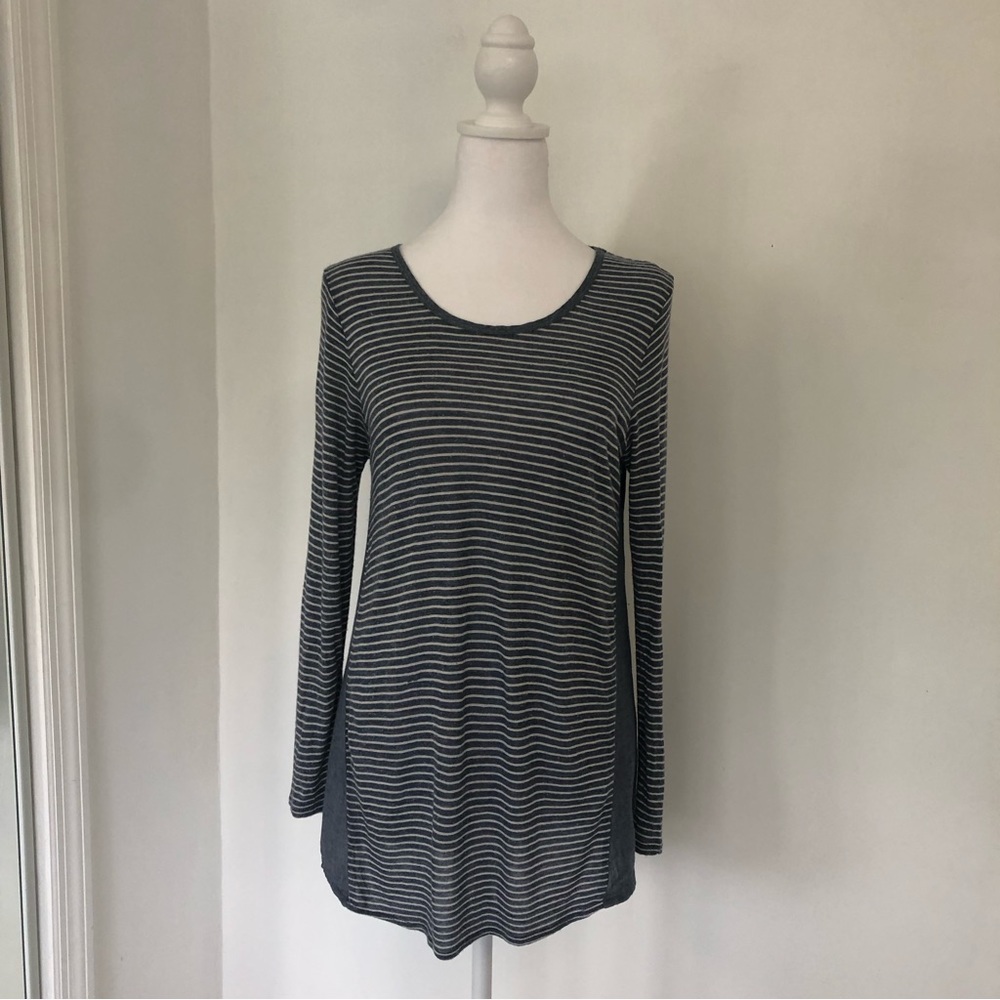LUCKY BRAND Women’s White/Blue Striped Scoop Neck Long Sleeve Tee Sz S